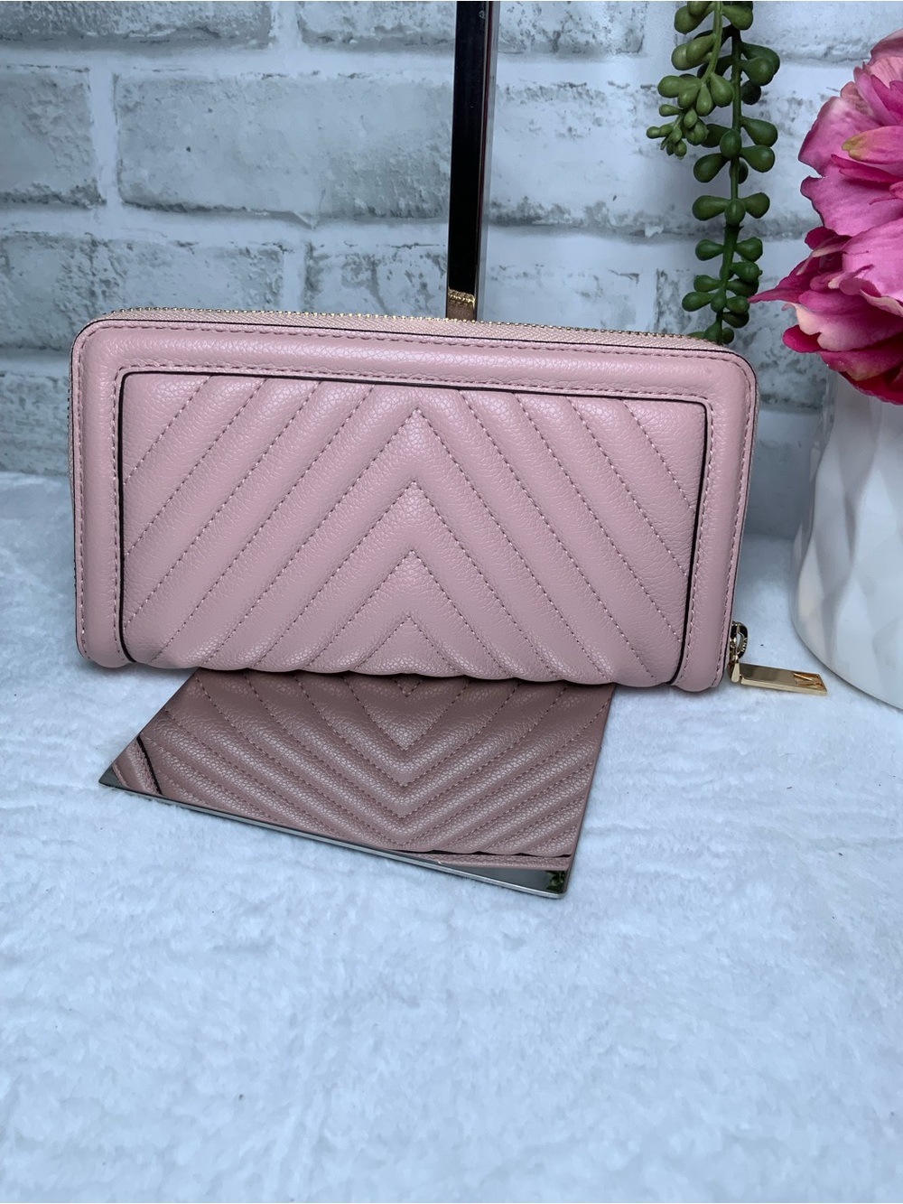 Victoria's Secret Quilted Zip Wallet - Pink with Gold V - Picture 3 of 3